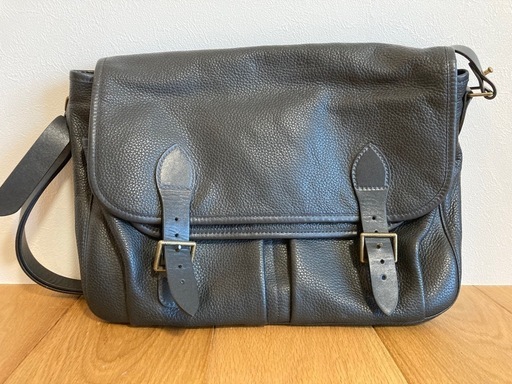ショルダーバッグ　A.P.C. メッセンジャー鞄