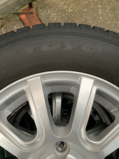 スタッドレスタイヤ 
フリード185/70/R14 アルミホイール付 