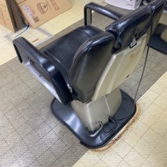 (1台目)　散髪椅子　タカラベルモント　電動昇降　SET JET　理容椅子　業務用　電動　シャンプーチェア　動作品　黒　sc-211 TAKARA BEAUTY の画像