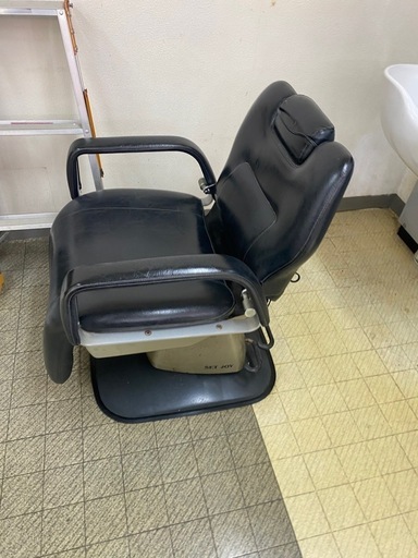 (2台目)　散髪椅子　タカラベルモント　電動昇降　SET JET　理容椅子　業務用　電動　シャンプーチェア　動作品　黒　sc-211 TAKARA BEAUTY