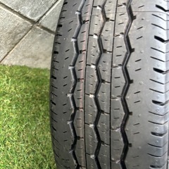 ハイエースワゴンGL 純正タイヤホイールセット　新車外しの画像