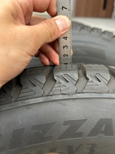 2022年製　215/70R16 ブリザック　スタッドレス　岐阜　愛知　デリカ