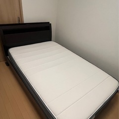 ニトリ　セミダブルベッド、マットレス
