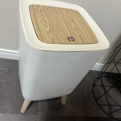 決まりましたゴミ箱　インテリア