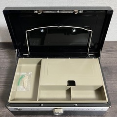 CASH BOX 手提げ金庫の画像