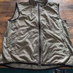 メンズ 袖なしブレーカーですの画像