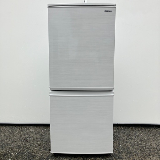 美品 シャープ 2ドア冷蔵庫 137L