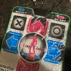 プレイステーション一式&ダンスダンスレボリューション専用のマットの画像