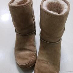 MINNETONKA　ミネトンカ　ムートンブーツ　ベージュ　Si...
