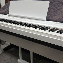 電子ピアノ YAMAHA ヤマハ P-125WH(スタンド/ペダル付) 2021製 動作品