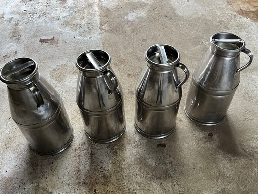 久保の牛乳缶　ステンレス製ミルク缶　オブジェ 飾り　アンティーク　傘立て　 ガーデニング