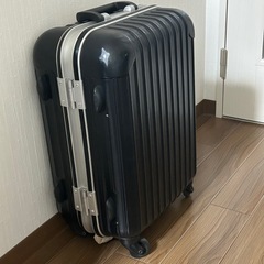 【商談中】キャリーケース　黒の画像