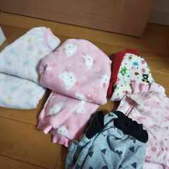子供服　90サイズ　長袖　女の子　冬服の画像