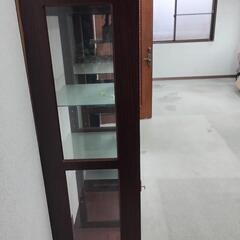 鏡張りの棚の画像