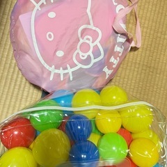 お値下げ💫ハローキティ　おままごとハウス　ボールセットの画像