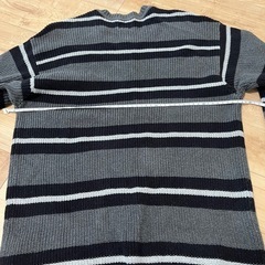 値下げ！美品！GAP ボーダー柄 セーター Sサイズ　黒　グレー　ニット　長袖の画像
