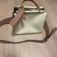 ショルダーバッグの画像