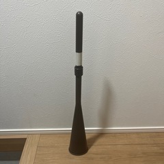 立つ箒