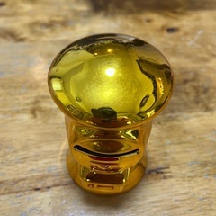 非売品！　金色のポスト型貯金箱の画像