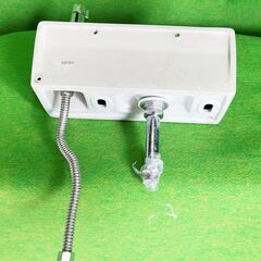 【LIXIL】角形 狭小手洗シリーズ YL-A35 ハンドル水栓付き アクアセラミック クリーニング済　■A-4020の画像