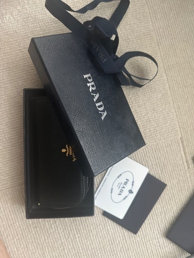 中古　プラダ　6連ｷｰｹｰｽ 1PG604