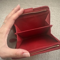 プラダ　折りたたみ財布　赤の画像