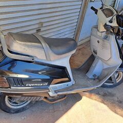 　旧車ヤマハ　シグナス125　50V　セル回るけど不動車の画像