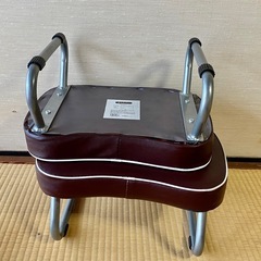 楽々チェア合成皮革張り2脚揃い。昨日まで使っていました。きれいです。実家の画像