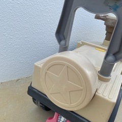 おもちゃの車くるまジープの画像