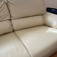 10月中引取り希望 アイボリー3人掛けソファ  ☆決まりました☆の画像