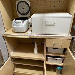 食器棚の画像