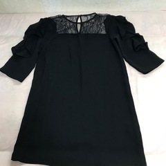 黒のワンピース
