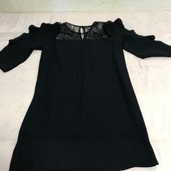 黒のワンピースの画像