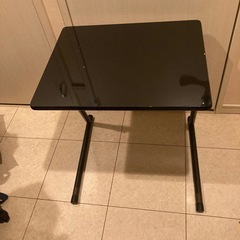 折りたたみ式テーブル