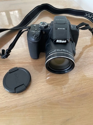 Nikon  B700