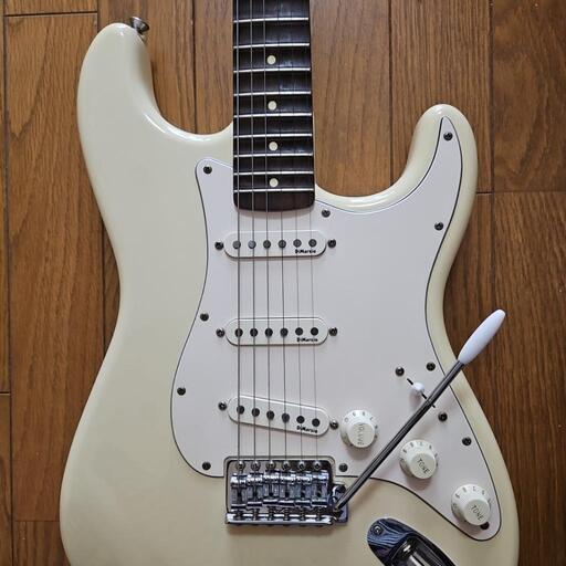 Squierストラトキャスター イングヴェイ風 スキャロップ指板 ディマジオPU