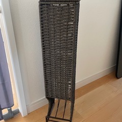 トイレットペーパー入れ