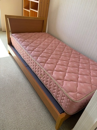 シングルベッド、マットレス付美品