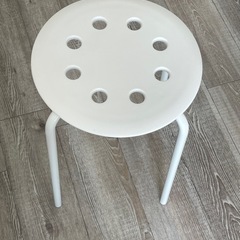 IKEAスツール