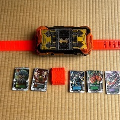 仮面ライダー　ガッチャード　ベルト　カード