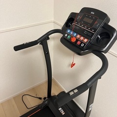 折り畳み式ランニングマシン　ルームランナーの画像