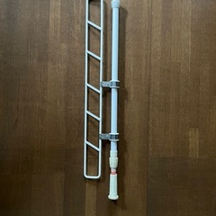 突っ張りポール式ハンガーかけ