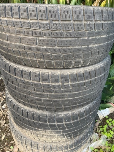 スタッドレスタイヤホイール215\45r17