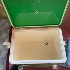 クーラーボックス２つの画像