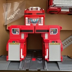 変形出動！ビッグファイヤー＆コマンドステーション 価格9.350円（税込.
の画像