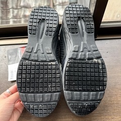 新品未使用 安全靴 スニーカーの画像