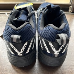 新品未使用 安全靴 スニーカーの画像