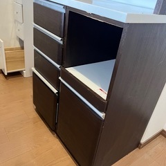 至急！キッチンキャビネット
の画像