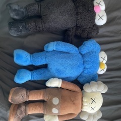 KAWS カウズ　レプリカ　ぬいぐるみ　3体