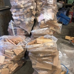 アウトドア　キャンプ用薪